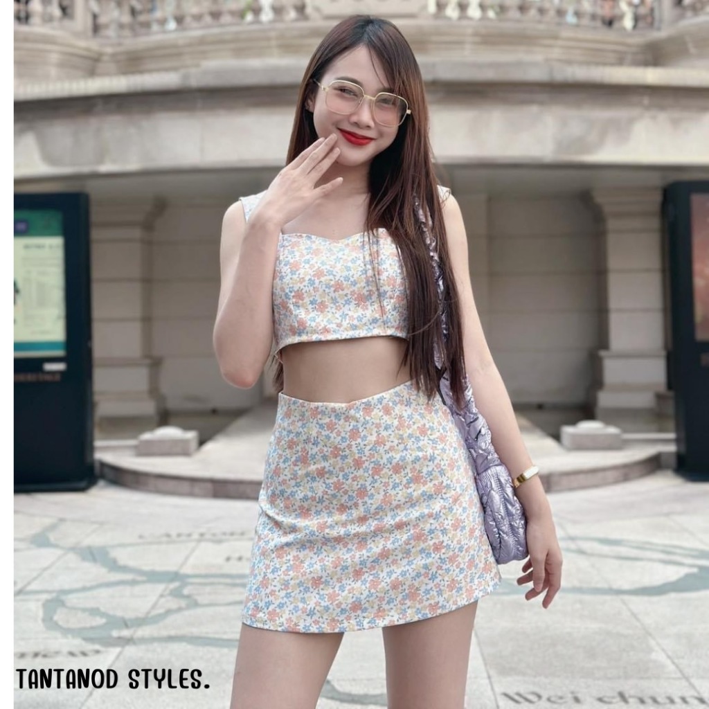 ชุดเซต เสื้อกล้ามครอป กระโปรงกางเกงขาสั้น ลายดอก