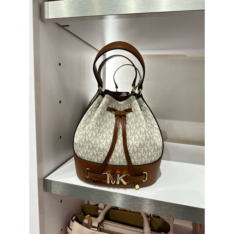 พร้อมส่งที่ไทย Reed Medium Pebbled Leather Bucket Bag | Shopee Thailand