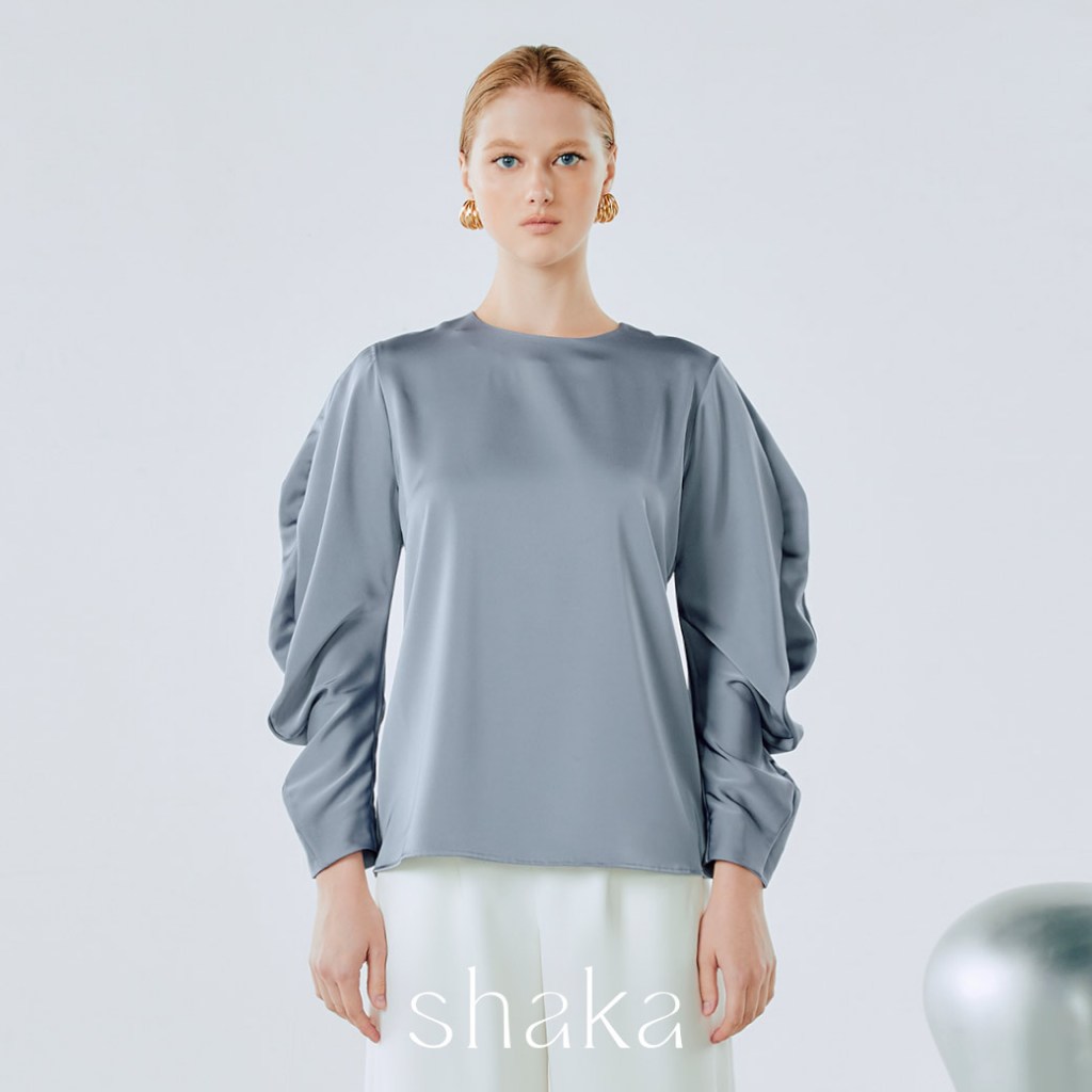 Shaka AW24 Melt Sleeve Satin Blouse เสื้อแขนยาว แขนแพทเทิร์น melt มีวอลลุ่ม (BLUE) BL-8241005