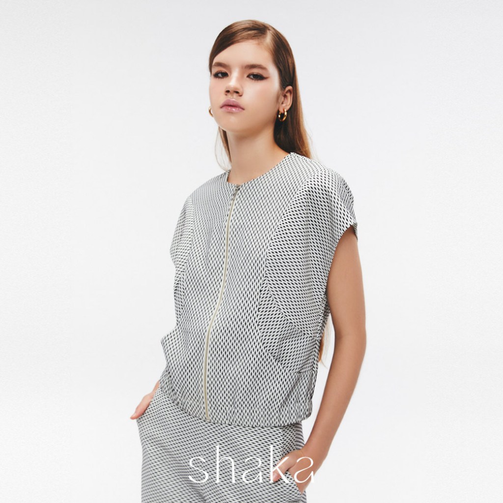 Shaka SS25 Orbit Jacket แจ็คเก็ตผ้าทอแจ็คการ์ดแขนกุด เอวจั๊มยางยืด (WHITE) JK-8250506