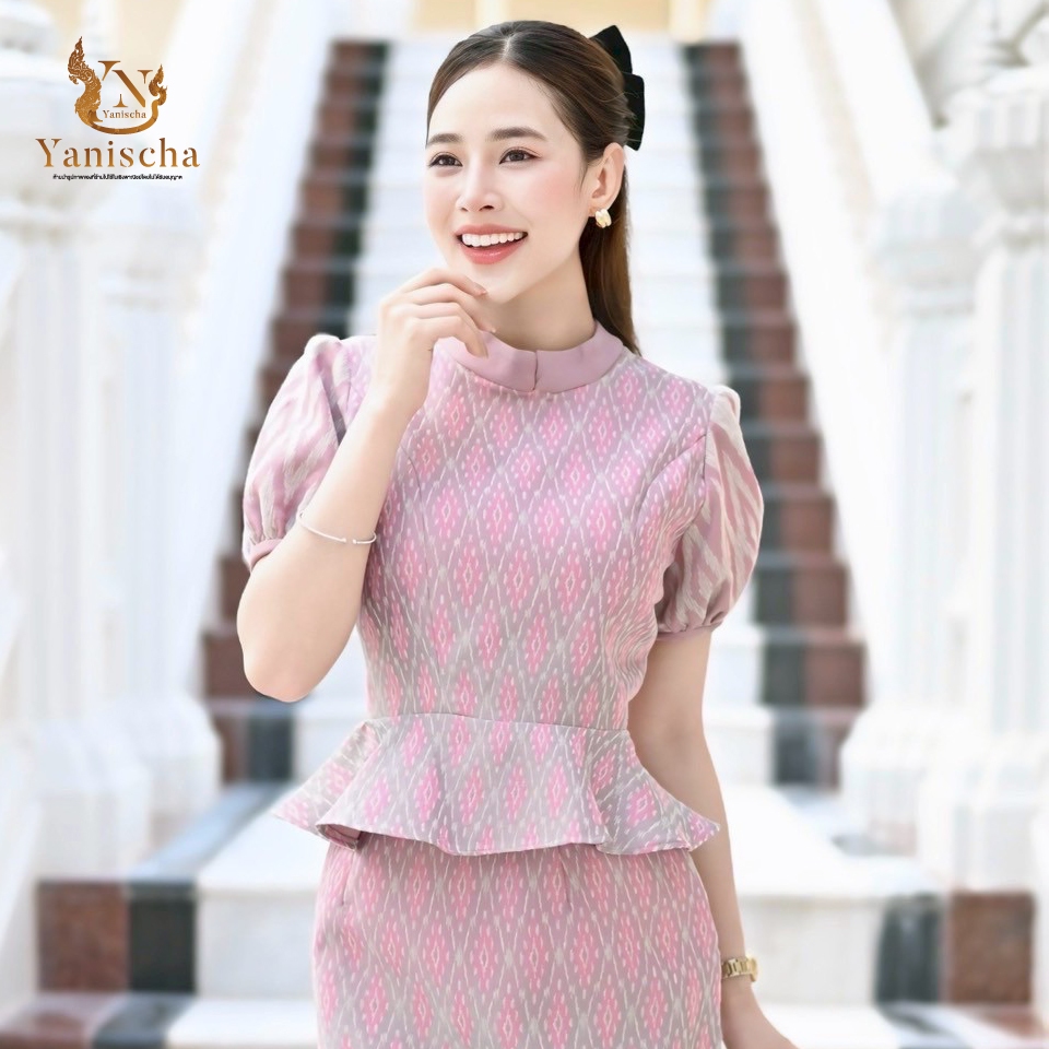 ชุดผ้าไทยเซ็ตผ้าฝ้ายทอลายอัดกาว กระโปรงสั้นคลุมเข่า ออกงาน ไปวัด ทรงสวย ไซส์ XS-5XL มุมมองที่ 2