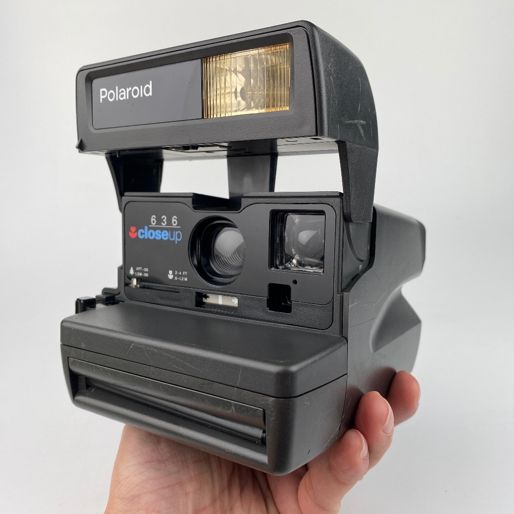 Fichier STL Porte-papier hygiénique rétro avec appareil photo polaroïd