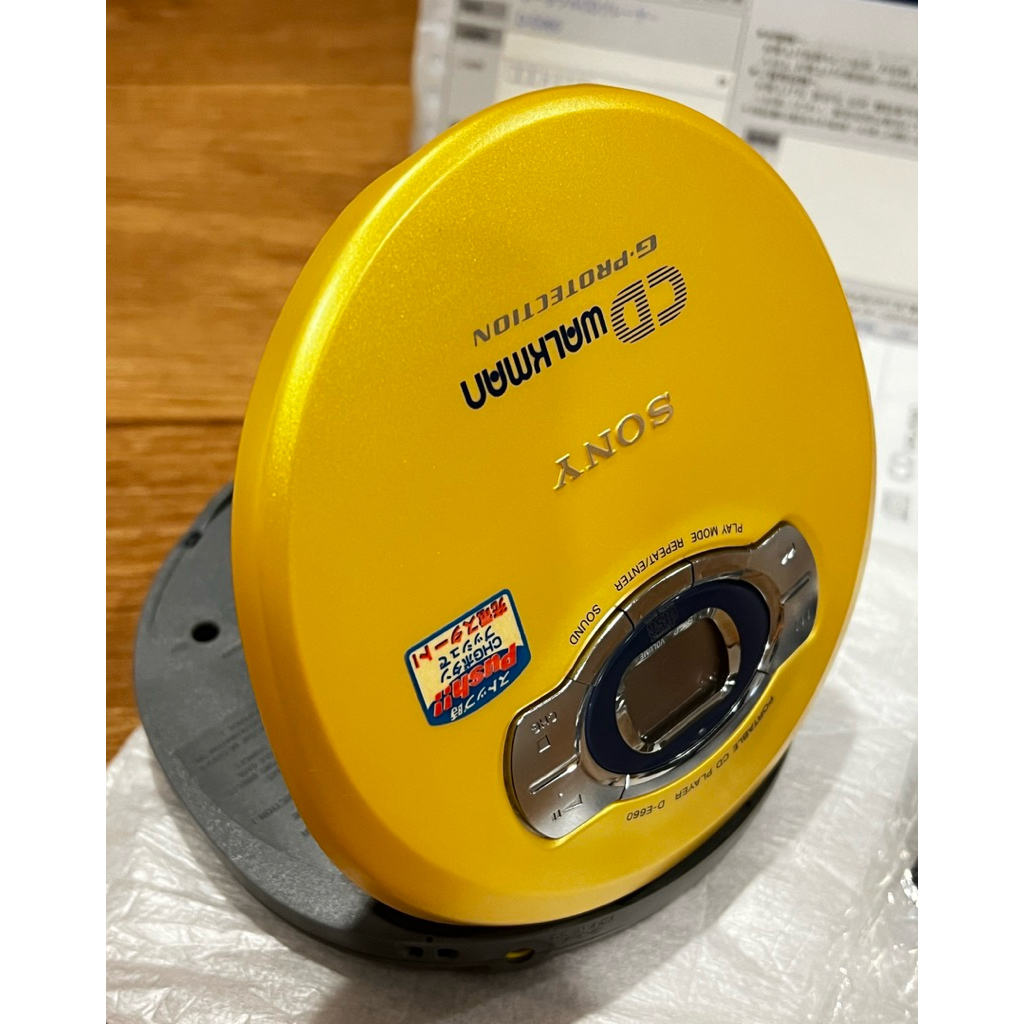 เครื่ิองเล่นSony CD Walkman รุ่น D-E660 สีทอง รุ่นฉลองครบรอบ 20ปี