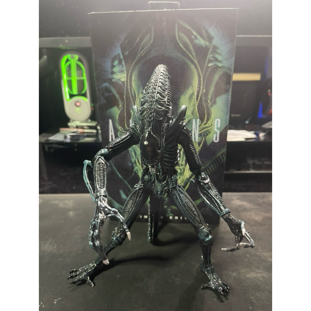 ส่งต่อ (NECA) Aliens - 7" Scale Action Figure Ultimate Aliens Warrior ...
