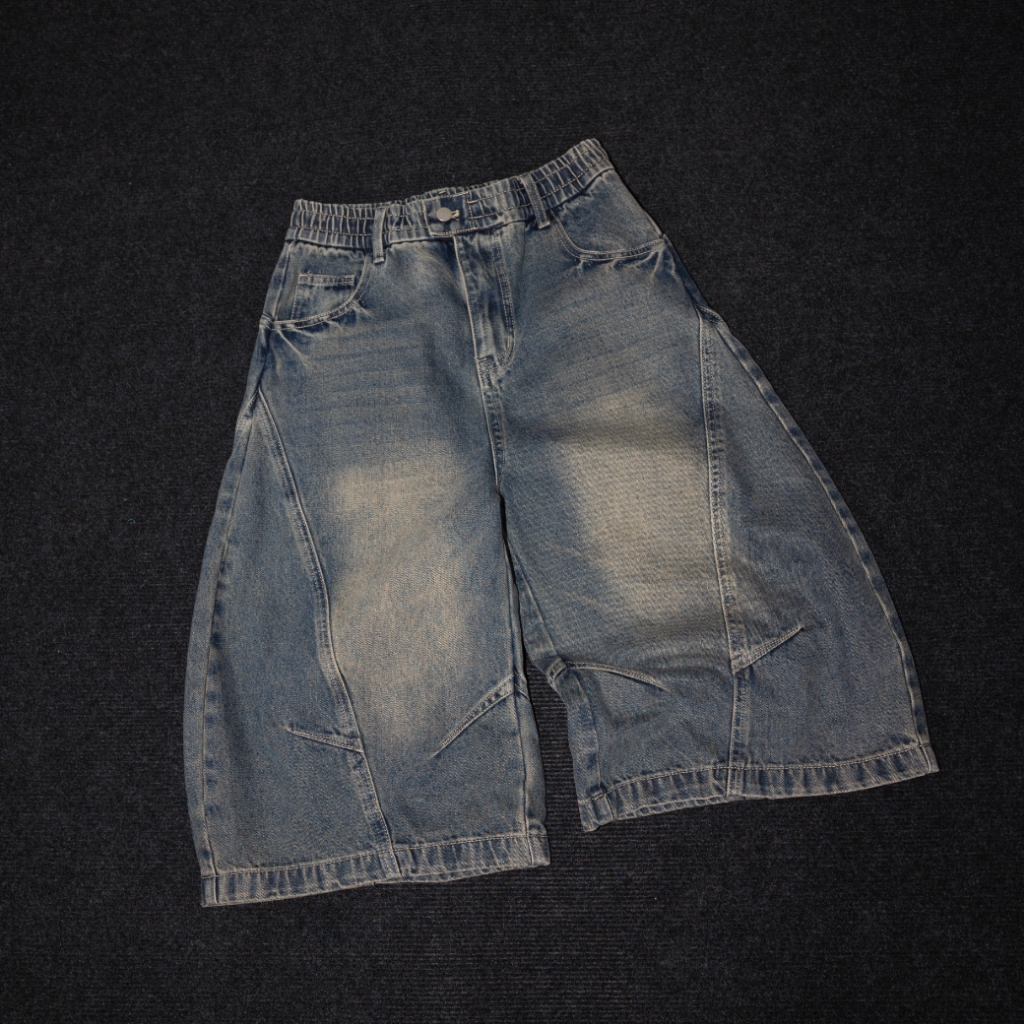 URTHE - กางเกงยีนส์ เอวยางยืด รุ่น V-CUT SHORTS