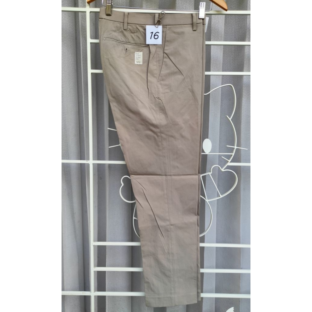 น156) Uniqlo Kando pants กางเกงทำงานชาย สีครีม 🔺เอว 31" (76/76 cm)ผ้า ...