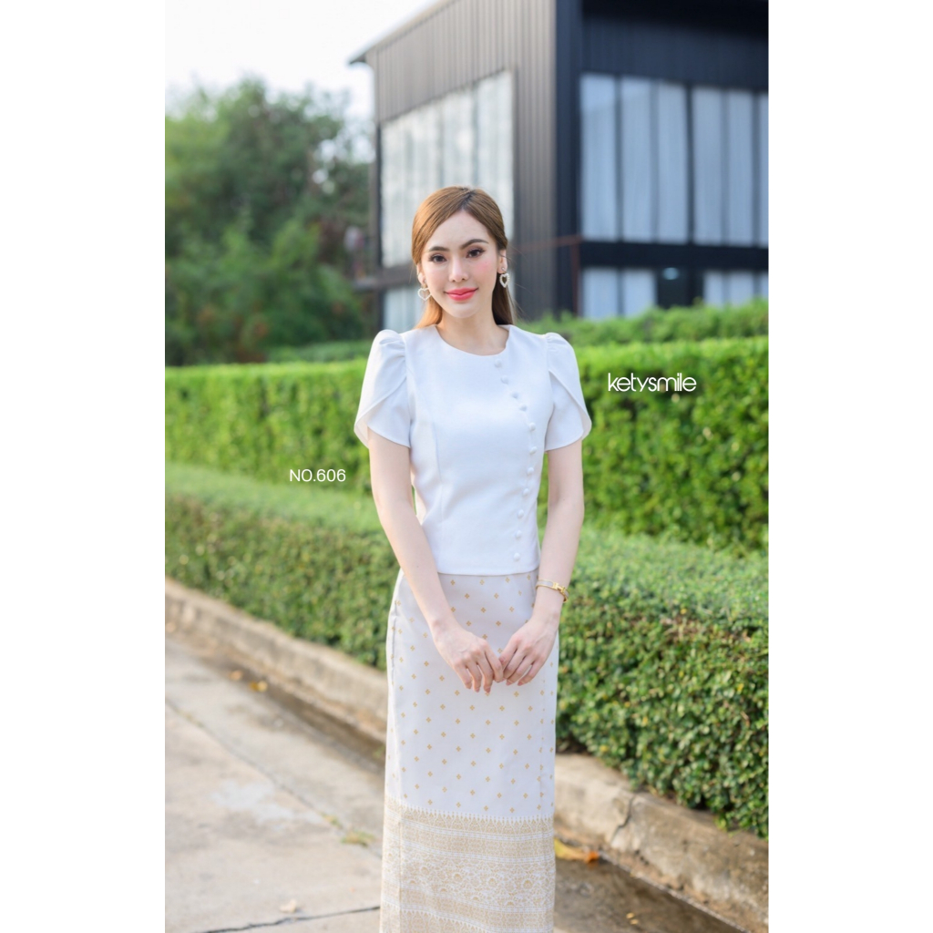 เซตเสื้อไหมญี่ปุ่นแขนกลีบบัว กระโปรงปักทองนูน อัดกาว สีขาวงา S-3XL มุมมองที่ 4