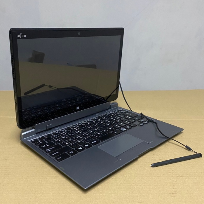 ARROWS Tab Ｑ736/M Fujitsu ArrowsTab Q736 Core i5gen6(RAM4GB/SSD128GB)ขนาด13.3