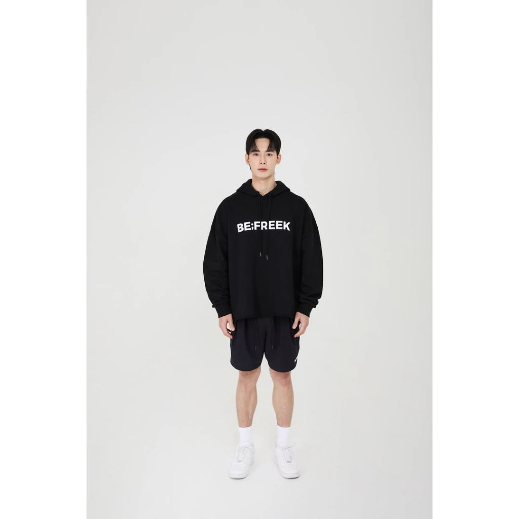 BE;FREEK BLACK Basic Logo Hoodie (Available Now) เสื้อฮู้ดดี้ โลโก้ สีดำ https://wayoza.com