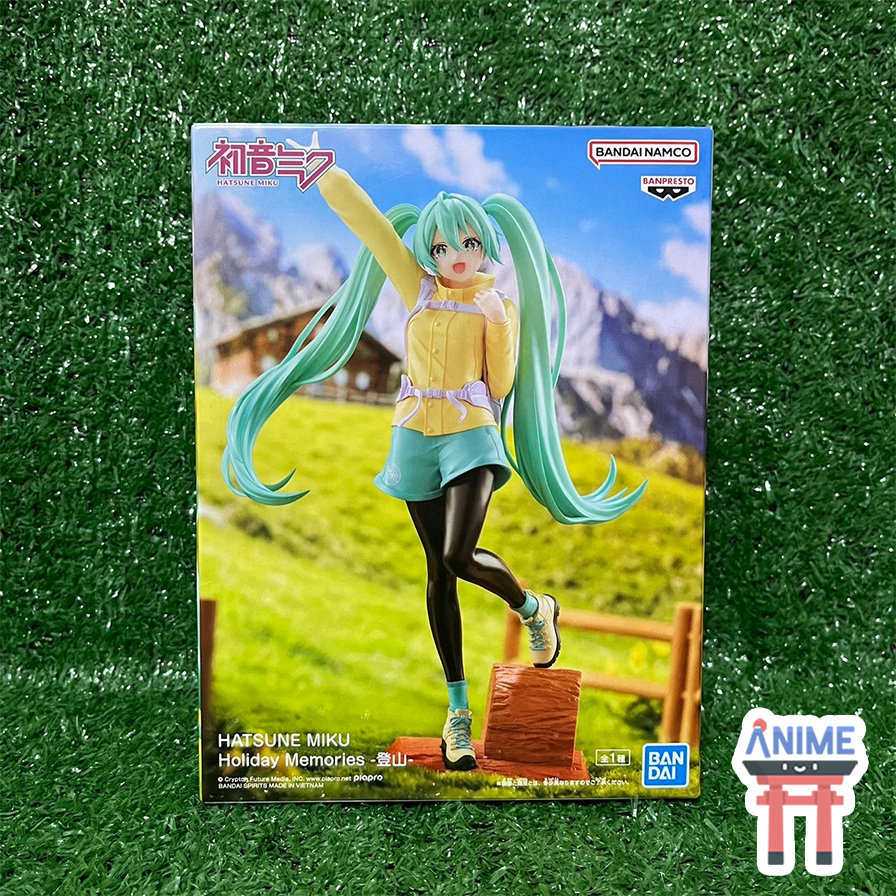 Banpresto Hatsune Miku Holiday Memories Camera Figure - 7.9 Inch Vocaloid Collectible