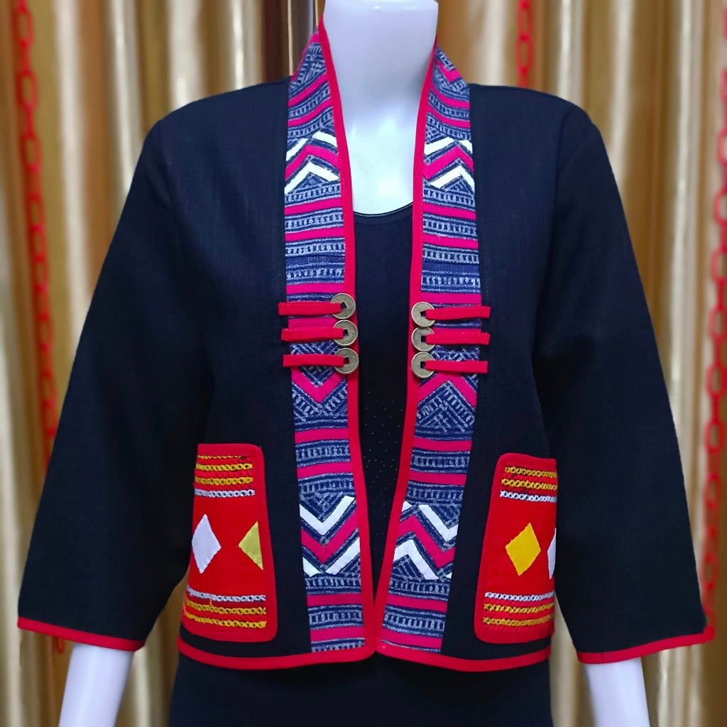เสื้อคลุมผ้าใยกัญชง สีดำ แต่งผ้าม้งลาวแดง (Size 40,42) | Shopee Thailand