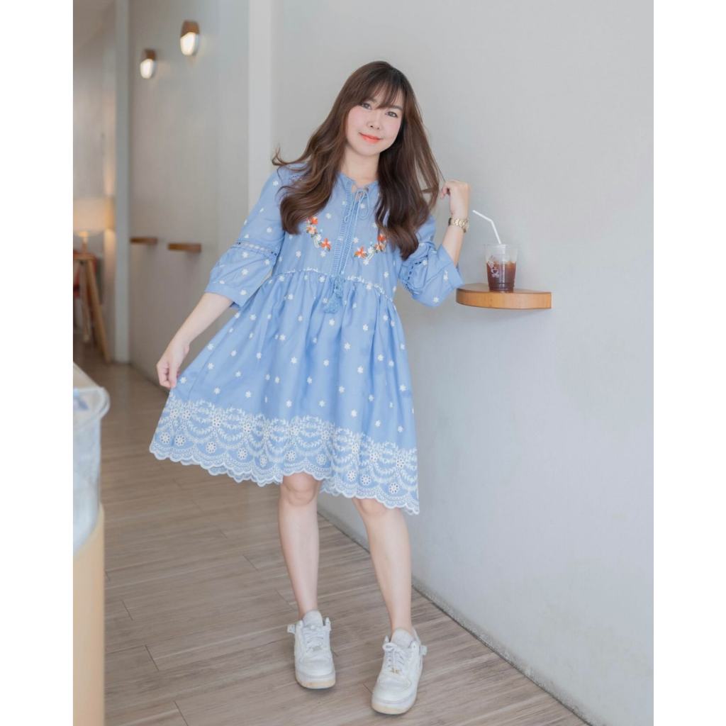 Code : Blue embroidery lace (เดรสฉลุลายสีฟ้า) | Shopee Thailand