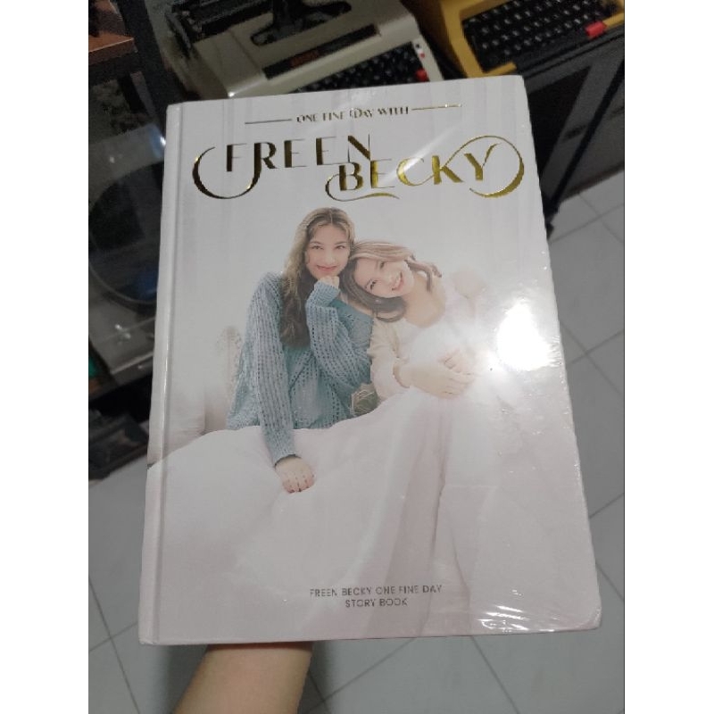 Amazon.co.jp: FreenBecky ONE FINE DAY STORY BOOK Freen&Becky