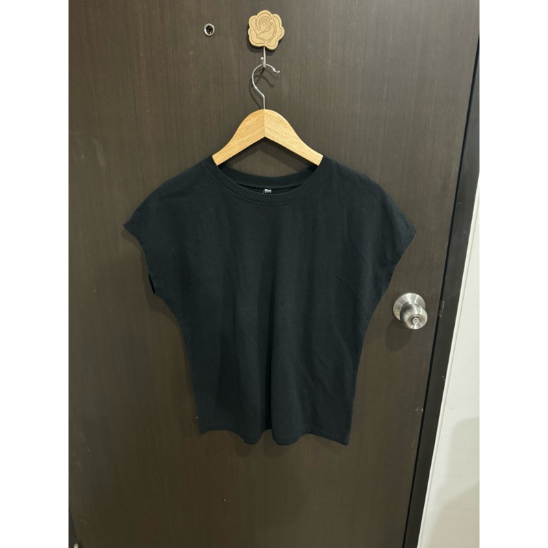 Uniqlo แท้มือสองสภาพใหม่เสื้อยืด size m Shopee Thailand