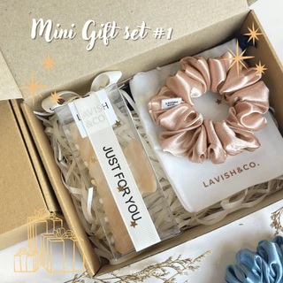 โปรโมชั่น Flash Sale : พร้อมส่ง MINI Gift set 1  กิ๊ฟหนีบผม  เปลี่ยนสี 11 CM Scrunchies 1111 CM   ฟรีติดชื่อการ์ดถุงผ้ากล่องครบเซต