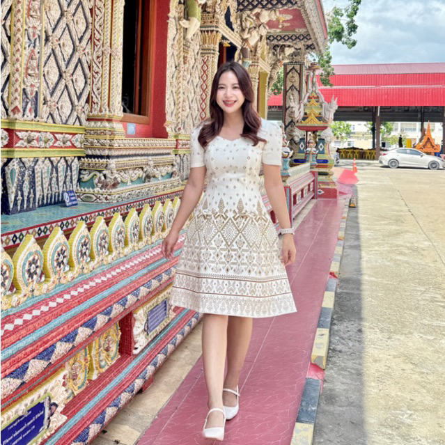 เดรสผ้าไทยงานบวช ผ้าฝ้ายอัดกาว ทรงสวย ใส่พอดี สีคลาสสิค by Raphee มุมมองที่ 3