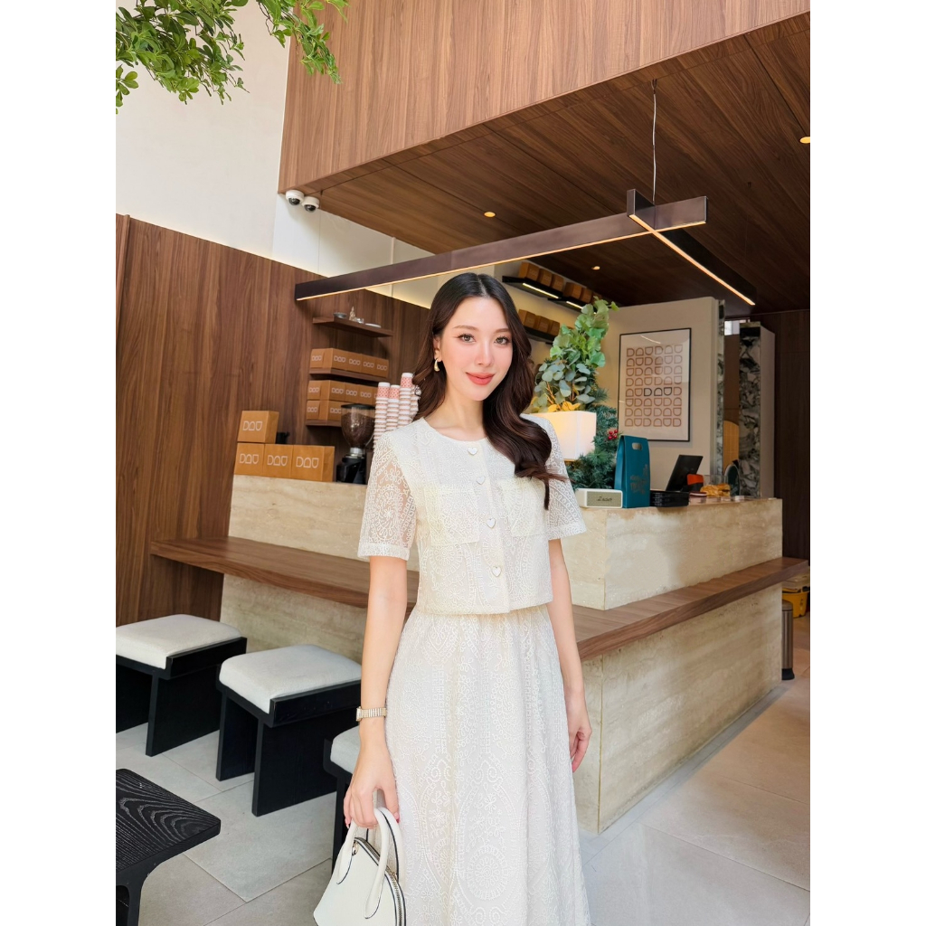 เซ็ตเสื้อกระโปรงลูกไม้สวยหรู ไซส์ S-2XL ชุดไปงานบุญ งานบวช แฟนนาค มุมมองที่ 3