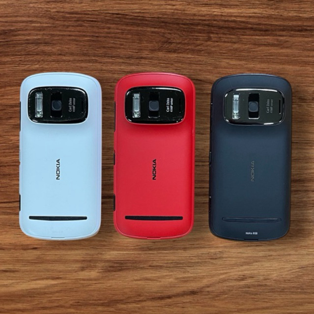 Nokia 808 本体 充電器・USBケーブル付き Nokia 808 本体 充電器・USBケーブル付き