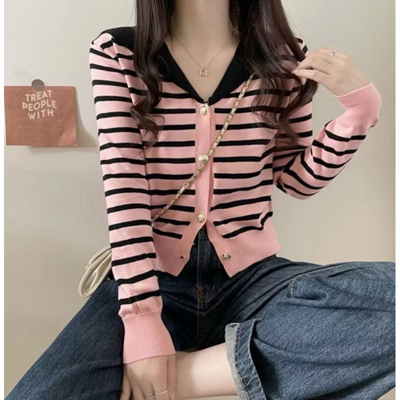 พร้อมส่ง เสื้อไหมพรมแขนยาวทอลายสลับสีคอปกทหารเรือด้านหลังปักโลโก้ ...