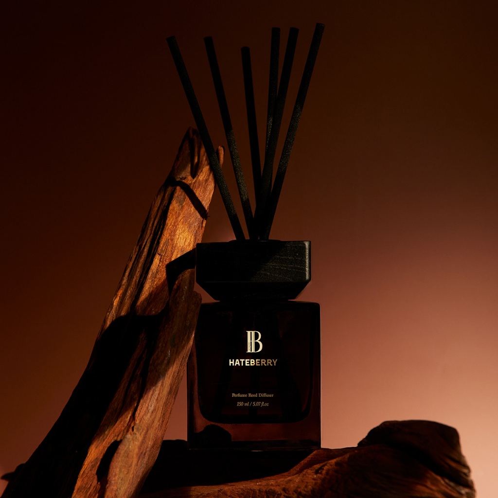 HATEBERRY SCENT ก้านไม้หอมปรับอากาศ กลิ่น Roaring Sandalwood ขนาด 150 ...