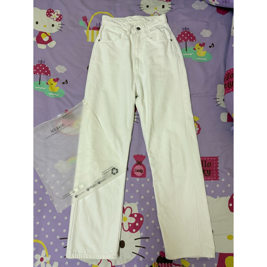 ส่งต่อ slim jeans จากร้าน merge.official | Shopee Thailand