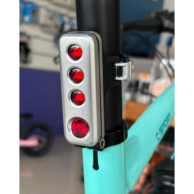 ลด 40% ไฟท้ายจักรยาน Knog Blinder R70 | Shopee Thailand