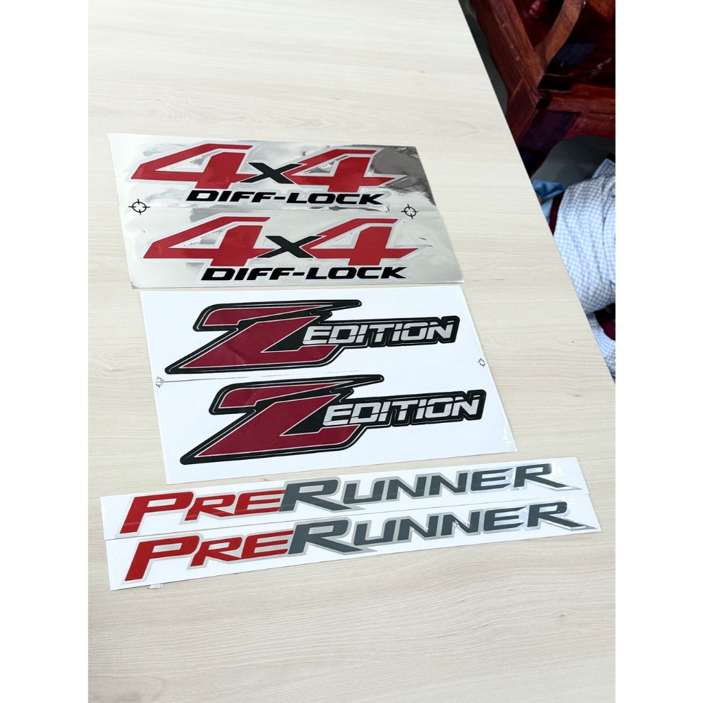 1 คู่ sticker สติ๊กเกอร์ PRE RUNNER พรีรันเนอร์ 4X4 DIFF LOCK ดิฟฟ์ล็อค ...