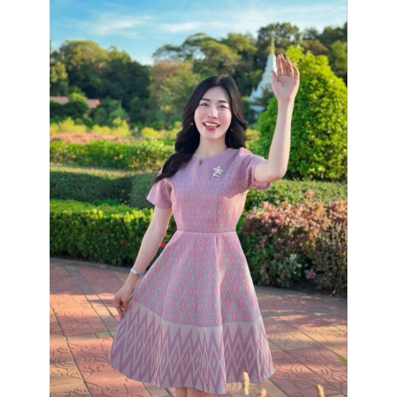 เดรสผ้าฝ้ายมัดหมี่ไทยอัดกาวทั้งชุด พร้อมส่ง ผ้าดี สีสวย ใส่แล้วน่ารัก มุมมองที่ 2