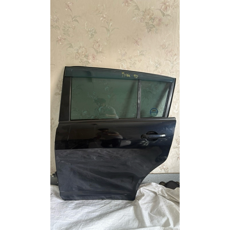 Nissan Tiida rear door left | Shopee Thailand