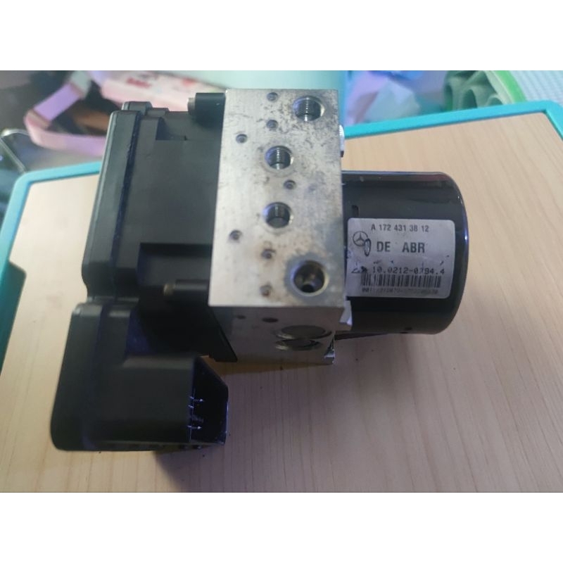 มือสอง แท้100% ปั้ม ABS W204 C180 C250 C200 ABS Pump Control