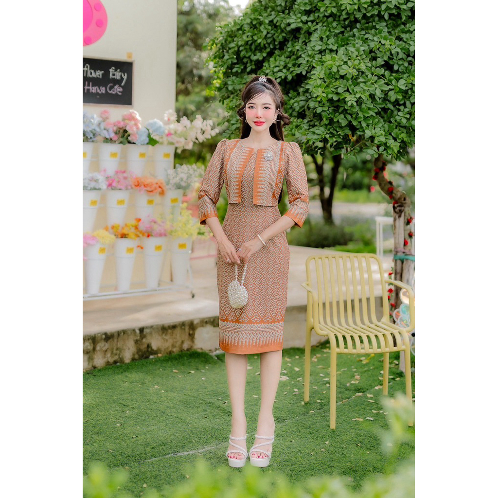 เดรสลายไทยผ้าไหมญี่ปุ่น กระชับทรง สวยทุกรูป ใส่สบายไม่ต้องรีด มุมมองที่ 4