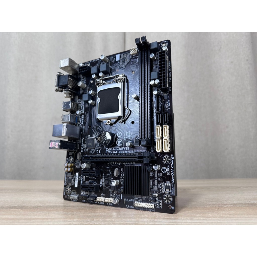 Carte Mère Gigabyte GA-B85M-D2V-SI, LGA1150, DDR3, MicroATX, Occasion