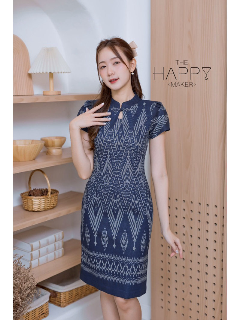 เดรสผ้าไทยมัดหมี่คอจีนหยดน้ำ ทำงานสวยแพงดูผอม ไซส์พอดีเป๊ะ มุมมองที่ 3