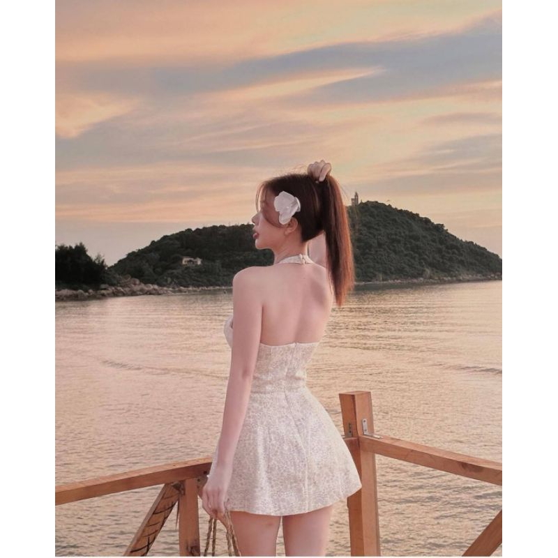 ชุดเดรสงานป้าย Blossom brand มินิเดรสทรงคล้องคอ พิมพ์ลายน่ารัก ด้านหน้า