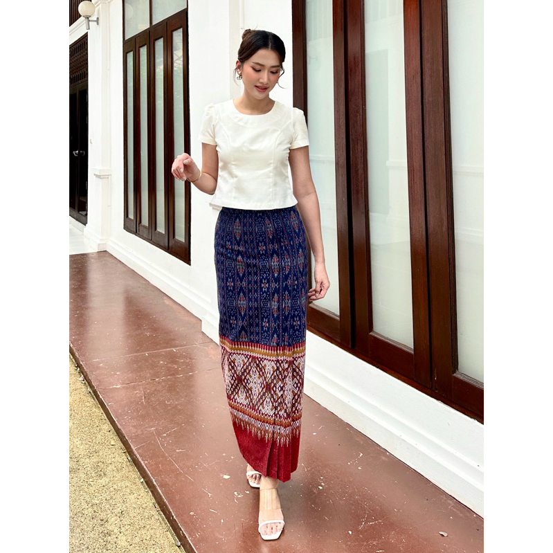 ผ้าถุงสำเร็จรูป ลายมัดหมี่จกเชิงแดง แต่งจีบหน้า ใส่สบาย ดูดีทุกวัย มุมมองที่ 4