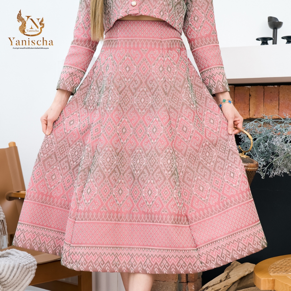 ชุดไทยวนิดา กระดุมทอง ผ้าทอลาย สวยหรู พร้อมส่ง ไซส์ XS-5XL เนื้อผ้าดี สีชมพูสวย มุมมองที่ 5