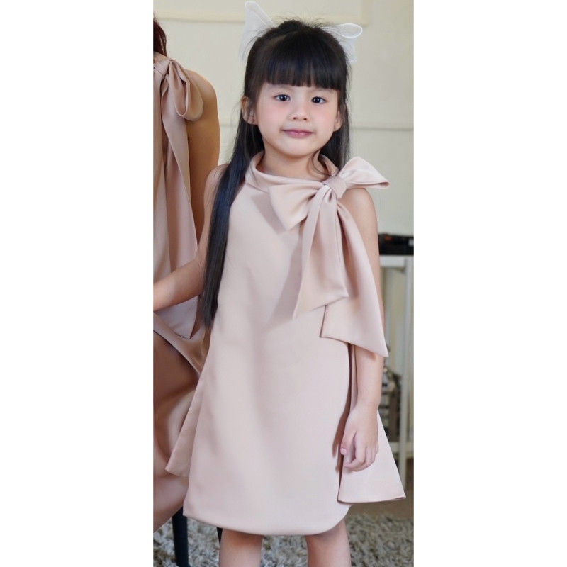 ชุดครอบครัวแม่ลูก สีครีม เนื้อผ้าดี ทรงสวย ใส่สบาย ราคาพิเศษ ส่งฟรี! มุมมองที่ 6