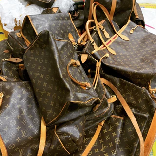 กระเป๋า vuitton ราคาพิเศษ | ซื้อออนไลน์ที่ Shopee ส่งฟรี