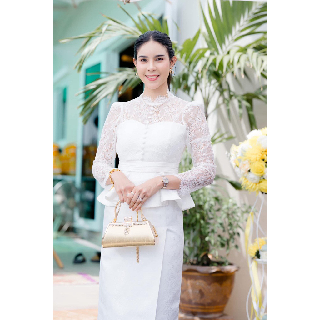 SIRA SIRI ชุดไทยแฟนนาค งานบวช เสื้อลูกไม้แขนยาว ผ้านิ่ม ผ้าถุงสำเร็จรูป มุมมองที่ 5