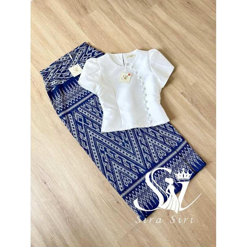 ชุดไทยลิซ่า เสื้อไหมอิตลี+ผ้าถุงฝ้ายคราม ใส่ทำบุญ ขับผิว ดูแพง มุมมองที่ 4