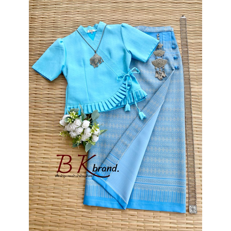 BKbrand ชุดพื้นเมืองล้านนาผ้าฝ้ายนิ่ม สีฟ้า อัดกาว สวยตรงปก งานพรีออเดอร์ มุมมองที่ 5
