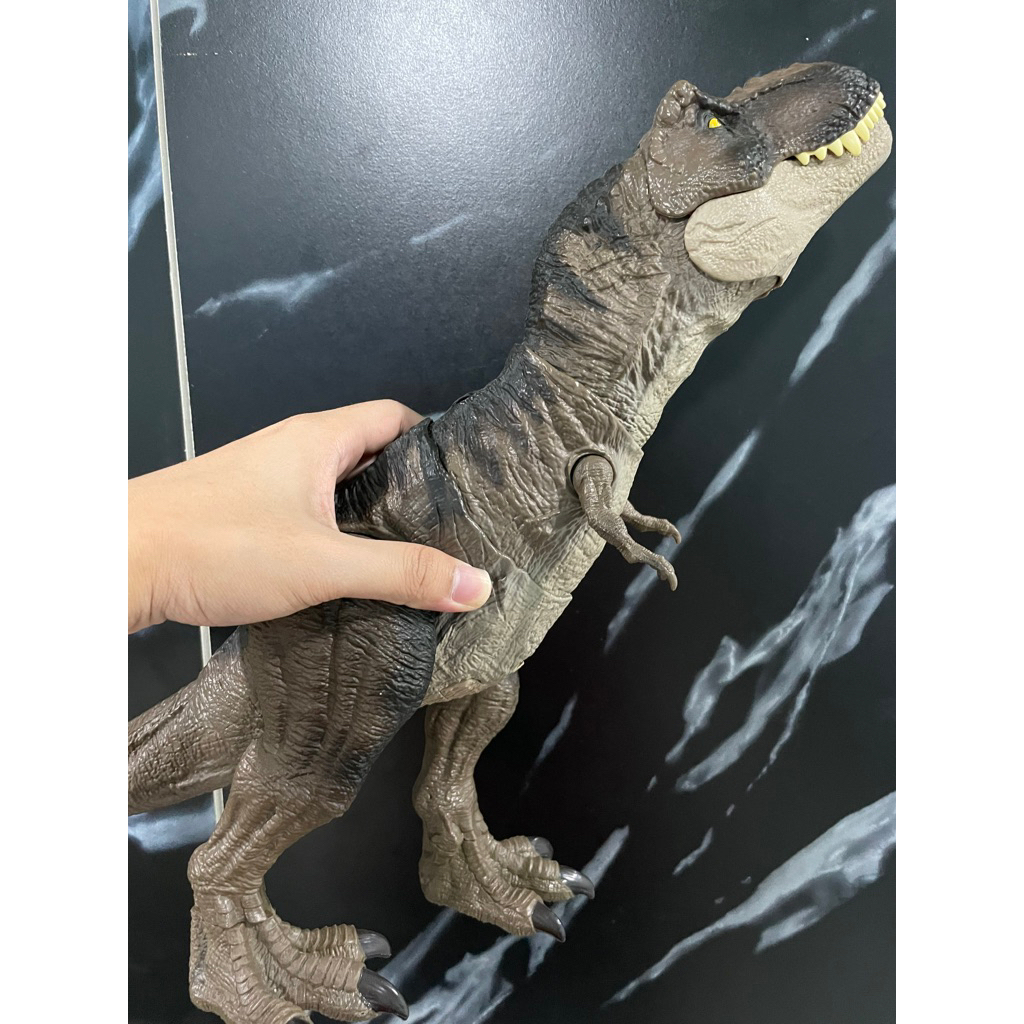 Mattel Jurassic World Thrash 'n Devour T-Rex – Figurine Dinosaur Avec Action Dévorante