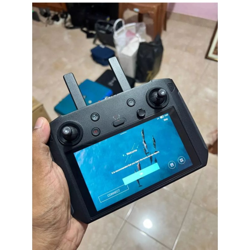 thumbnail image 2 of DJI Smart Controller – For Mavic 2 Pro/Zoom, Air 2/Air 2S, Mini 2, Phantom 4 Pro V2.0 – Open Box 95% New 2 of 4