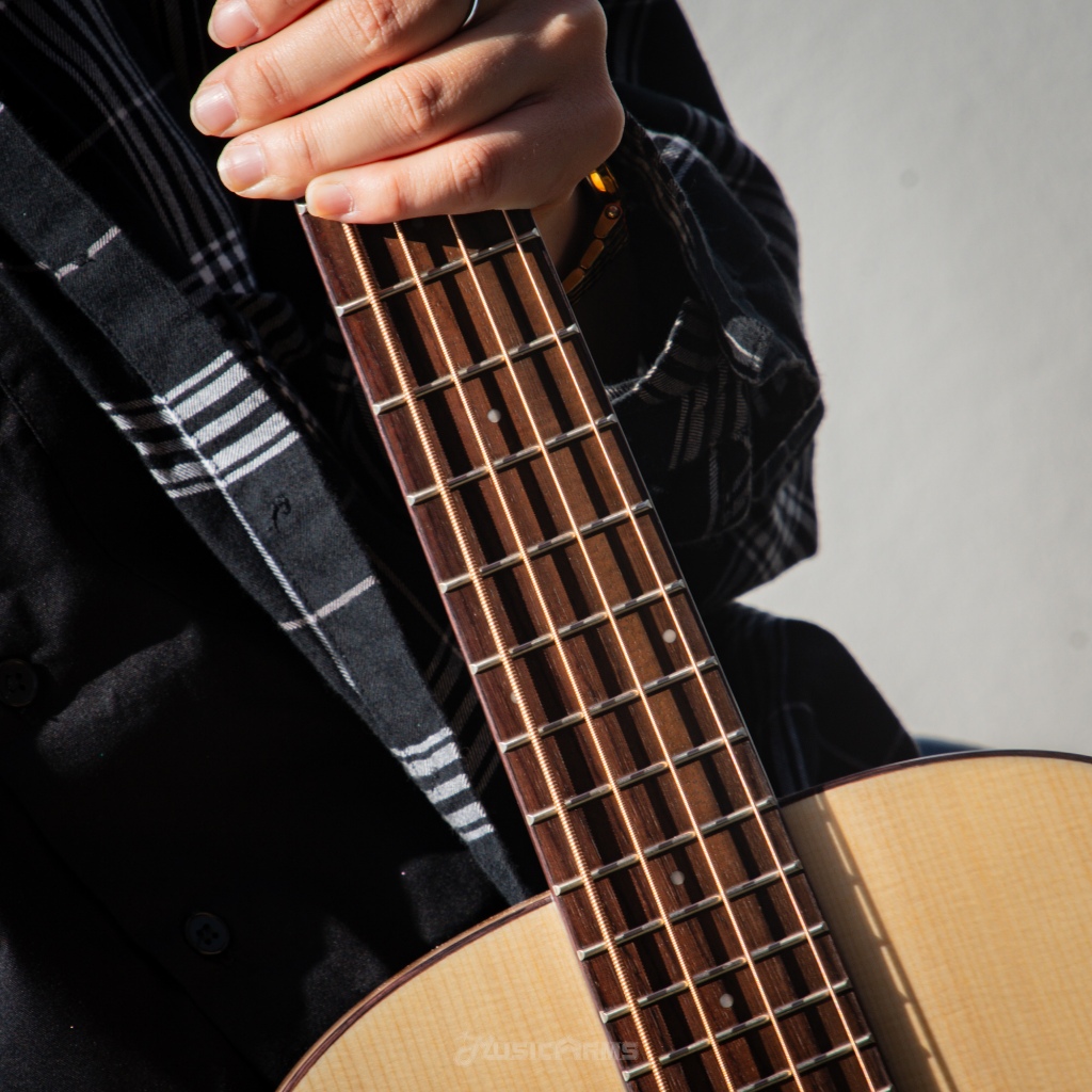 Veelah Mini Camper Spruce Flame Mahogany Bass เบสโปร่ง Music Arms ...