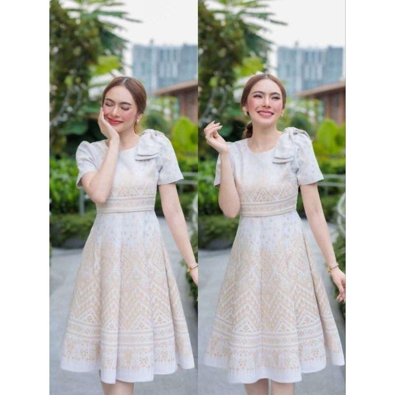 ชุดผ้าไทยสีขาวคอเหลี่ยม 8 ชิ้น ใส่ได้ทุกโอกาส ผ้าทอลายสวย ซิปซ่อนหลัง มุมมองที่ 5