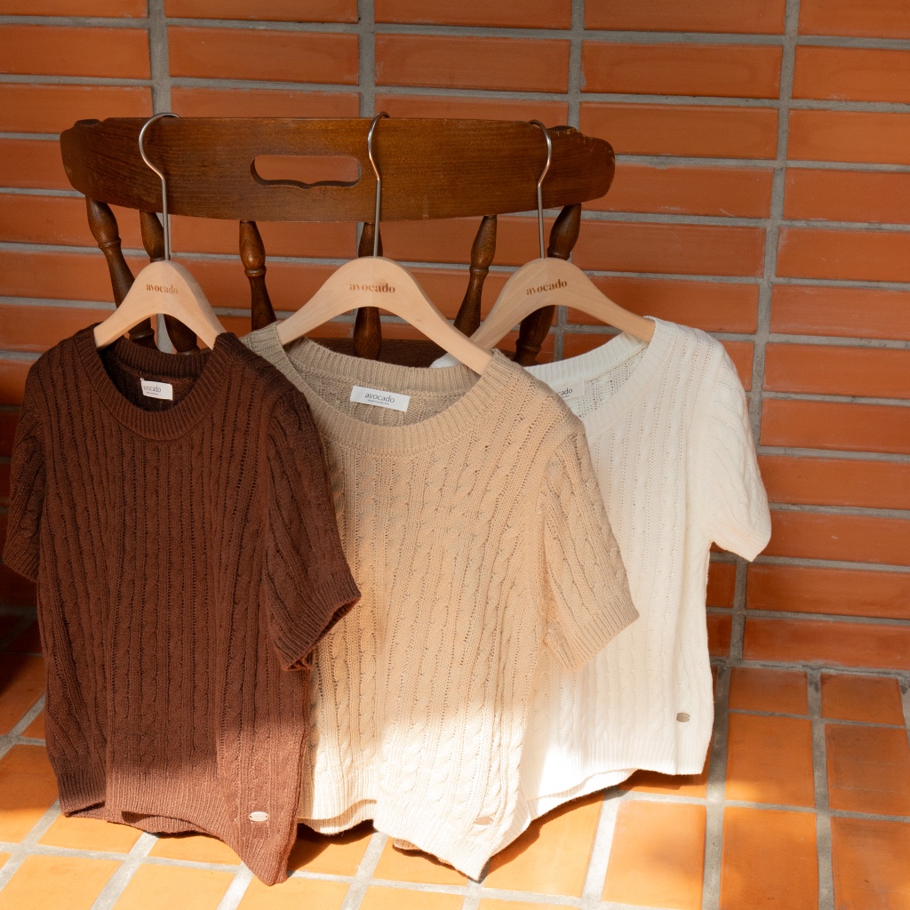 avo duffy knit tops เสื้อครอปผ้าไหมพรมพร้อมเสริฟต้อนรับ summer นี้ค่า ...