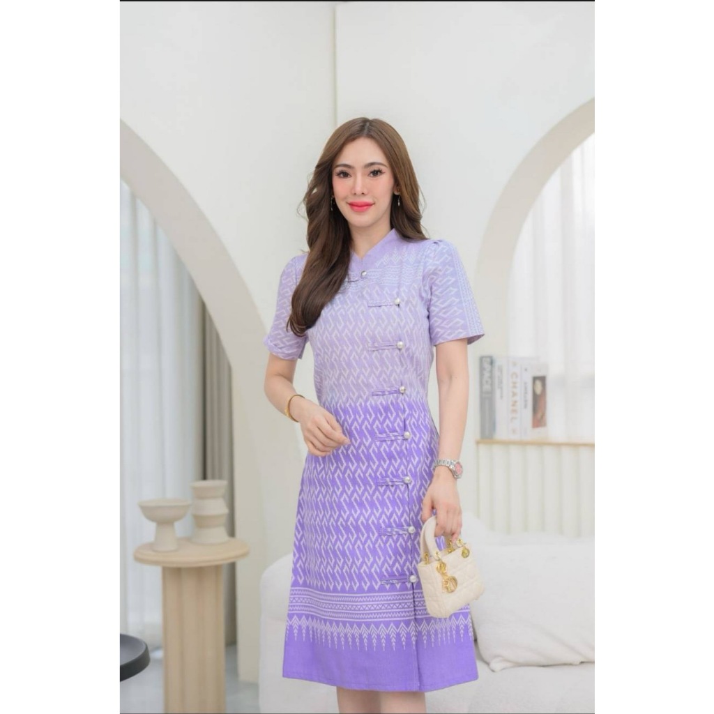ชุดผ้าไทยติดกระดุมยาว ผ้าฝ้ายเข้ารูป อก36-44 ใส่แล้วสวยหรู มุมมองที่ 3