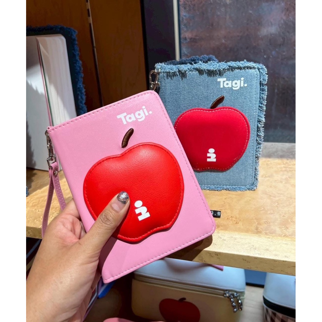 Tagi ทากิ แท้ กระเป๋าใส่หนังสือเดินทาง เข้าใหม่ ลายแอปเปิ้ล หลายช่อง ...