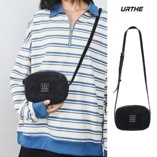 URTHE - กระเป๋าสะพาย รุ่น EMBLEM MINI CAMERA CROSSBODY