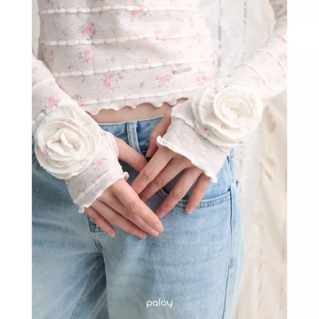 รีวิว Paloy PL2360 Camellia Top เสื้อแขนยาวแต่งดอกคามิเลีย ใส่แล้วดูแพงแบบไม่ต้องพยายาม (camellia พัน ทิป) 3
